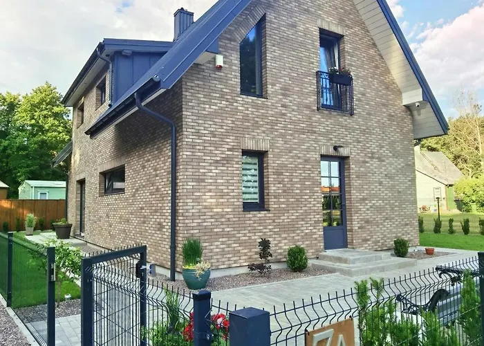 Omama Willa Połąga